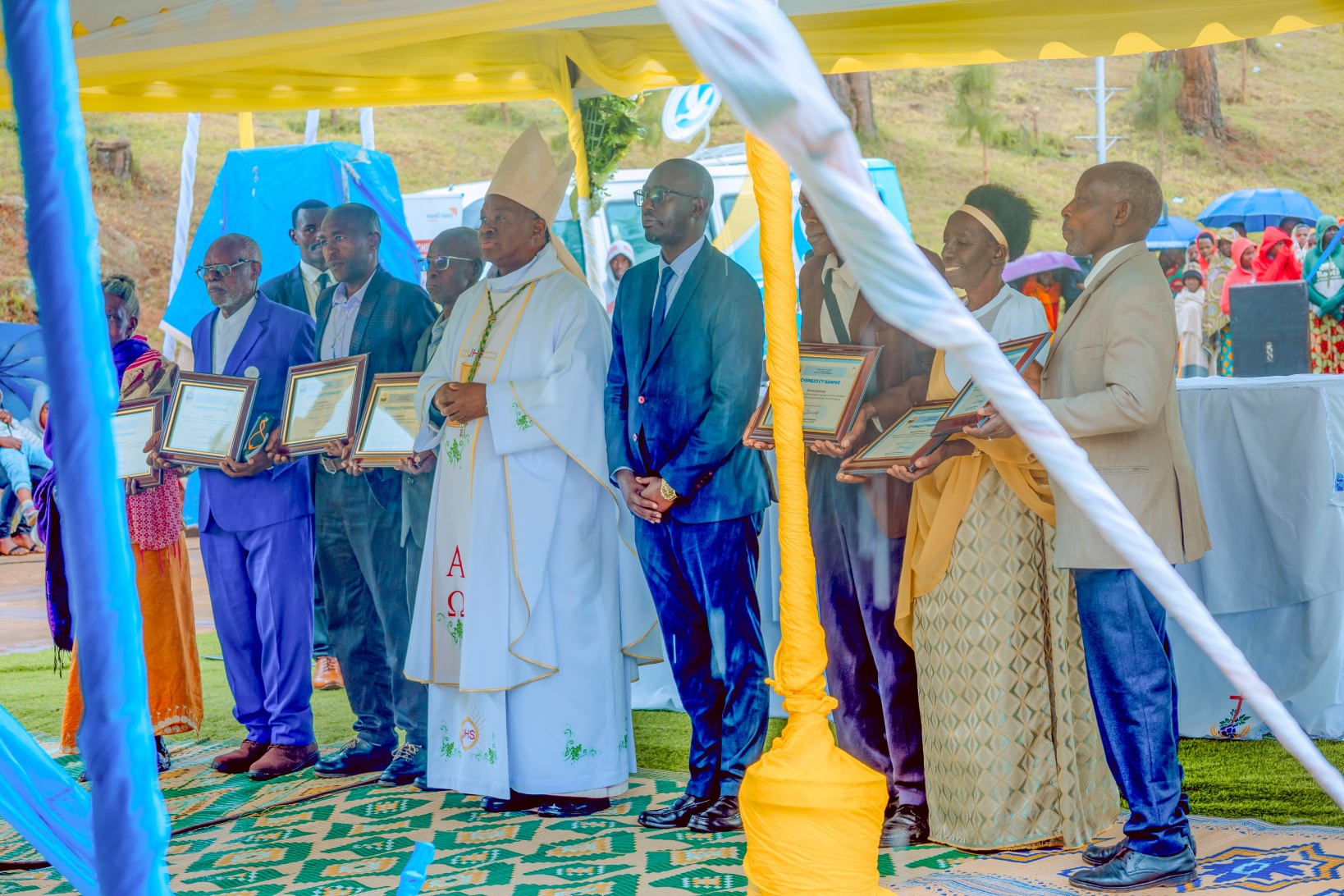 Abalayiki bashimirwa uruhare rwabo mu buzima no mu butumwa bwa Kiliziya