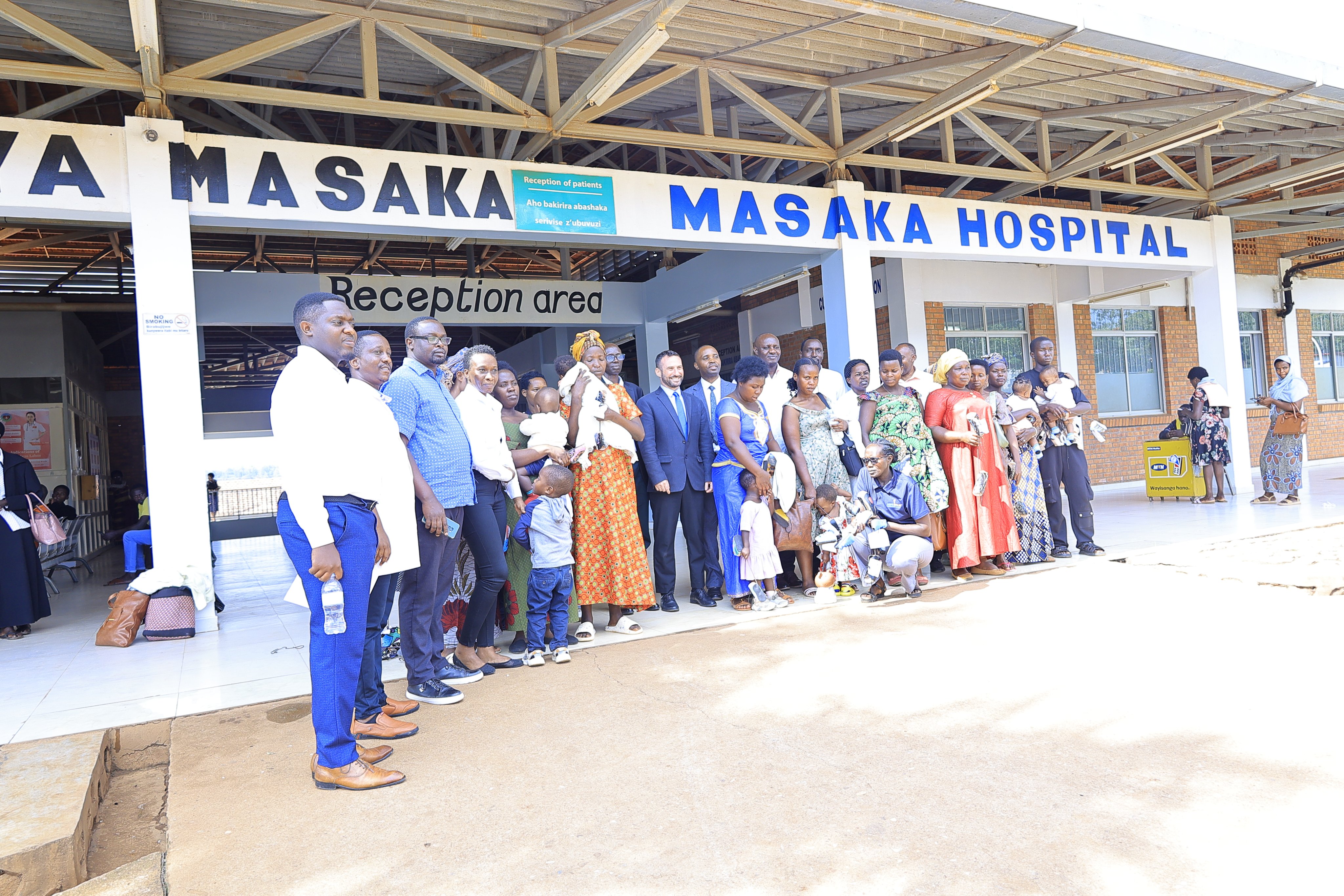 Isiraheli n’umuryango Hope Walks bafashije abana bafite ubumuga bw’ibirenge ku bitaro bya Masaka