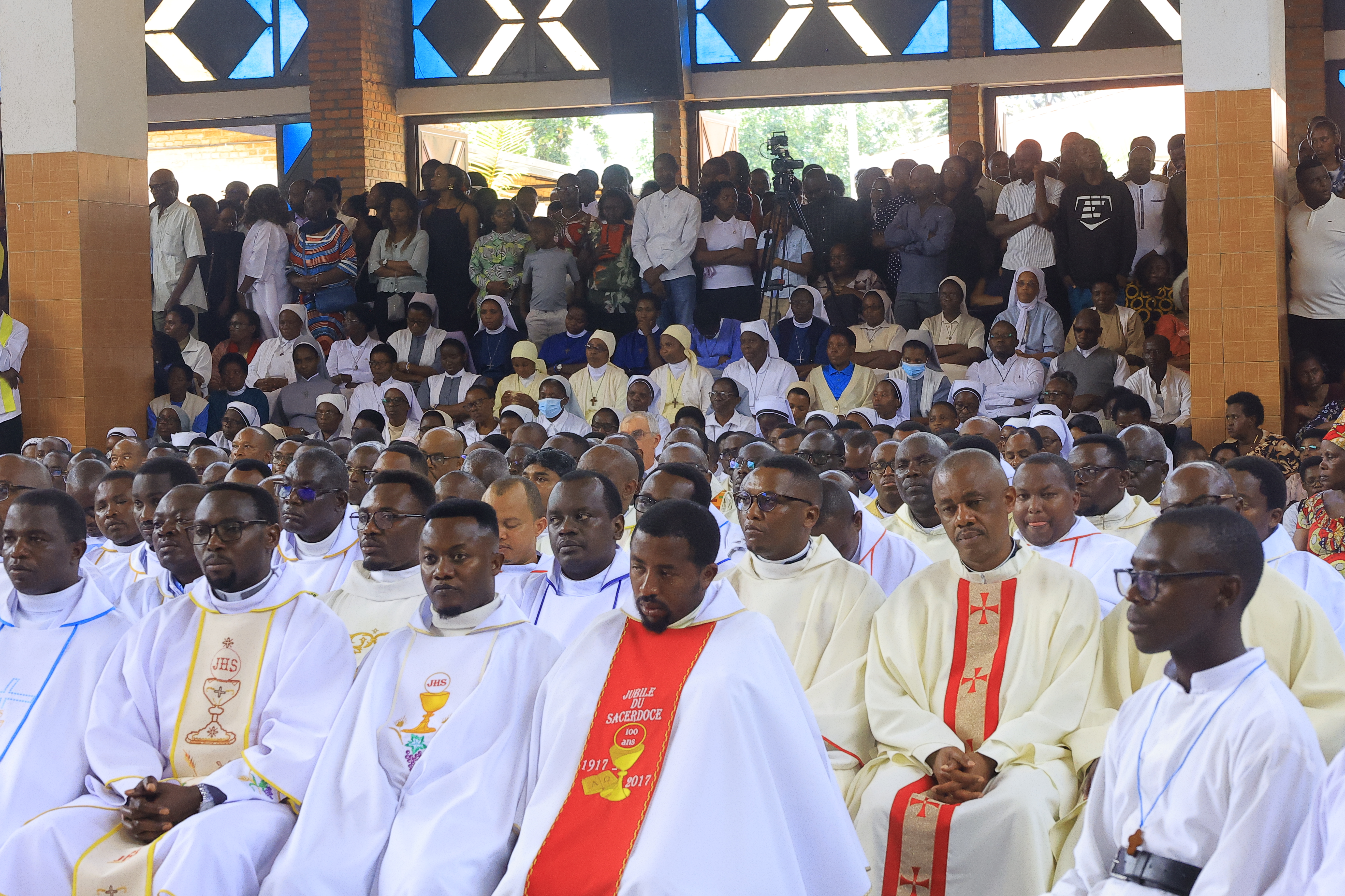 Kigali: Mu Misa y’Amavuta Matagatifu, abasaserdoti bashimiwe ubutumwa bakora