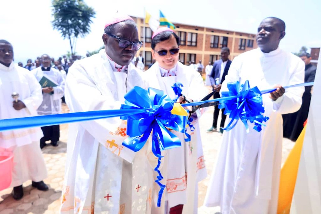 Myr Celestin Hakizimana, Umwepiskopi wa Gikongoro yafunguye ku mugaragaro CASA FRANCESCO