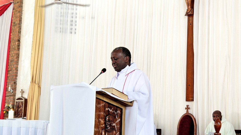 Abatumva neza ibanga ry'urupfu n'izuka bya Yezu Kristu, babona ko kwiha Imana ari ubusazi-Padiri Ntagungira