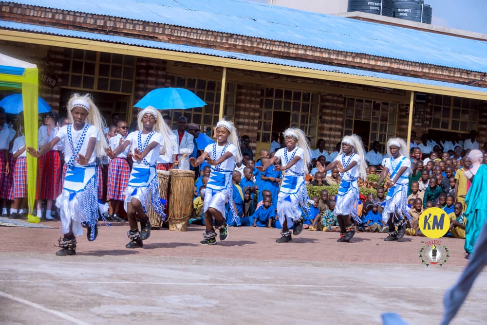 Aba banyeshuri bafite ubushobozi bwo gukora ibintu bitandukanye kandi bakabikora neza