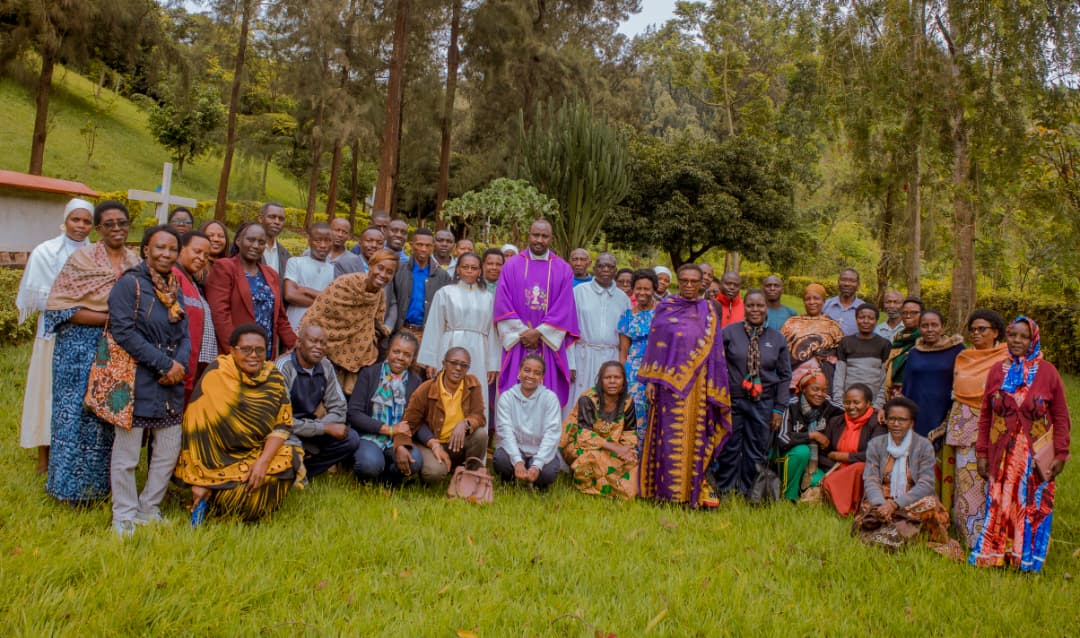 Abakateshiste ba Gikondo bahuriye mu mwiherero basabwe kuba abahamya b’ukwemera