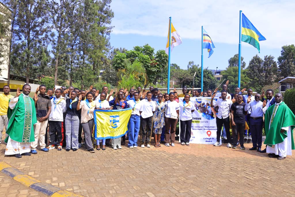 JEC irashishikariza urubyiruko kumenya gutega amatwi Roho mutagatifu no gusenga kugira ngo batsinde ibishuko.