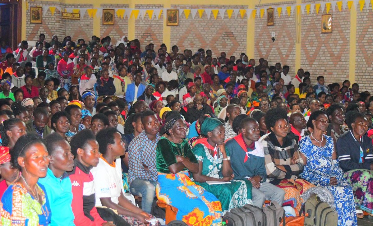 Ubujiji ku isonga mu biteza Abakristu impaka no guhindagura amadini.