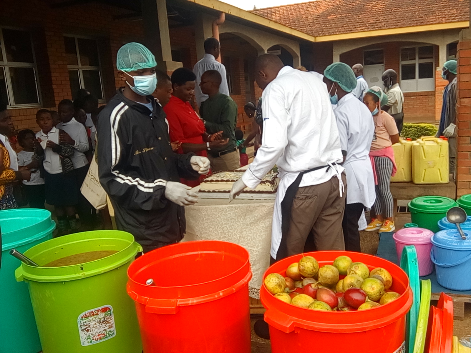 Caritas ya Paruwasi Kacyiru-Kagugu yafashije abarwariye mu Bitaro bya Kibagabaga  bakennye  kwishyura umwenda babereyemo ibitaro