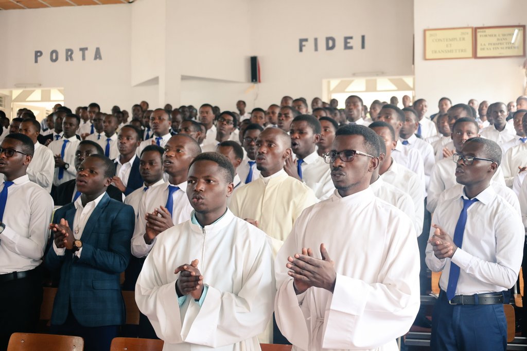 Abaseminari basabwe gufatira urugero kuri Mutagatifu Tomasi wa Akwino.