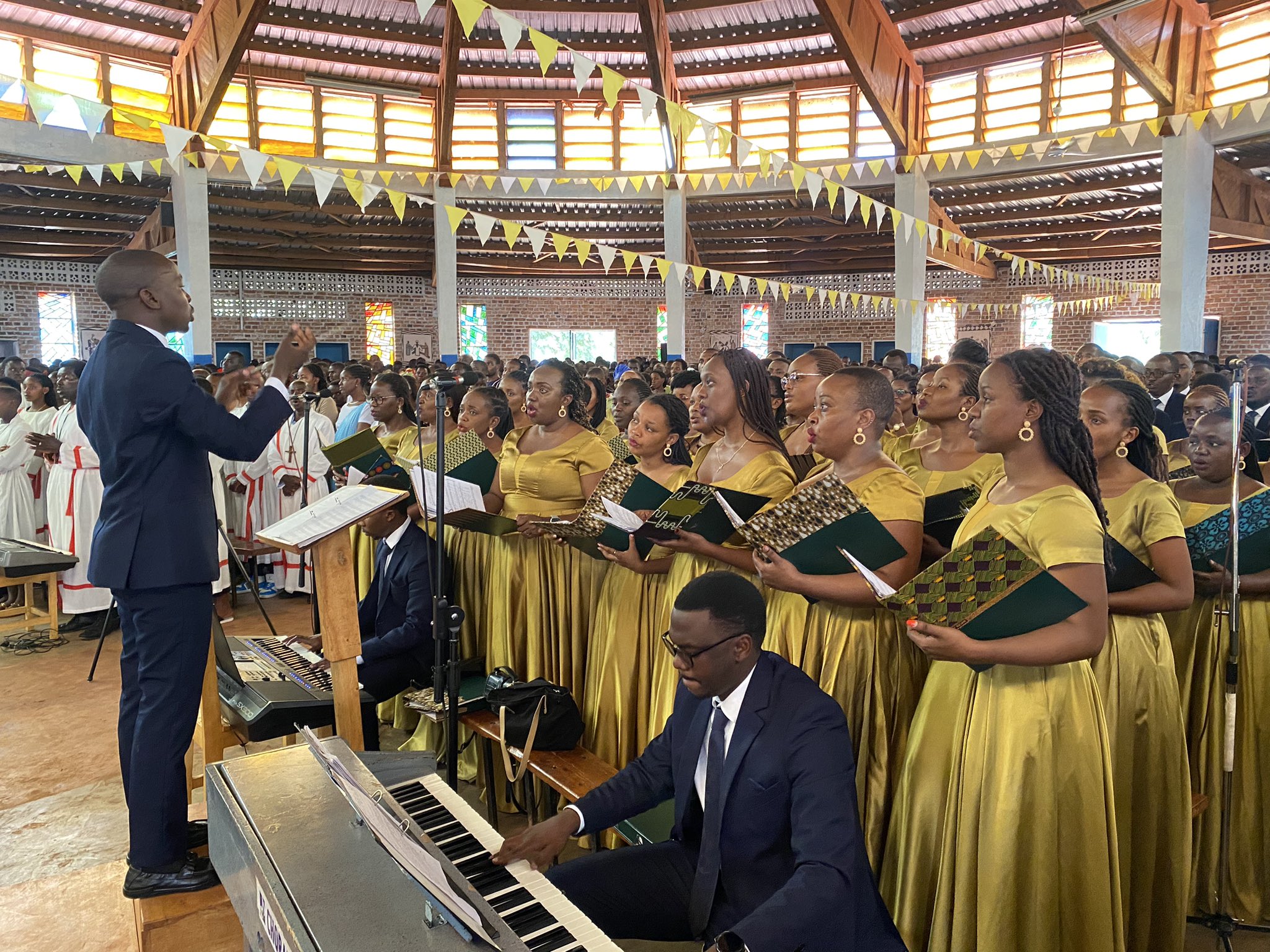 Abarwayi baradukeneye-Ubutumwa bwa Chorale de Kigali i Zaza