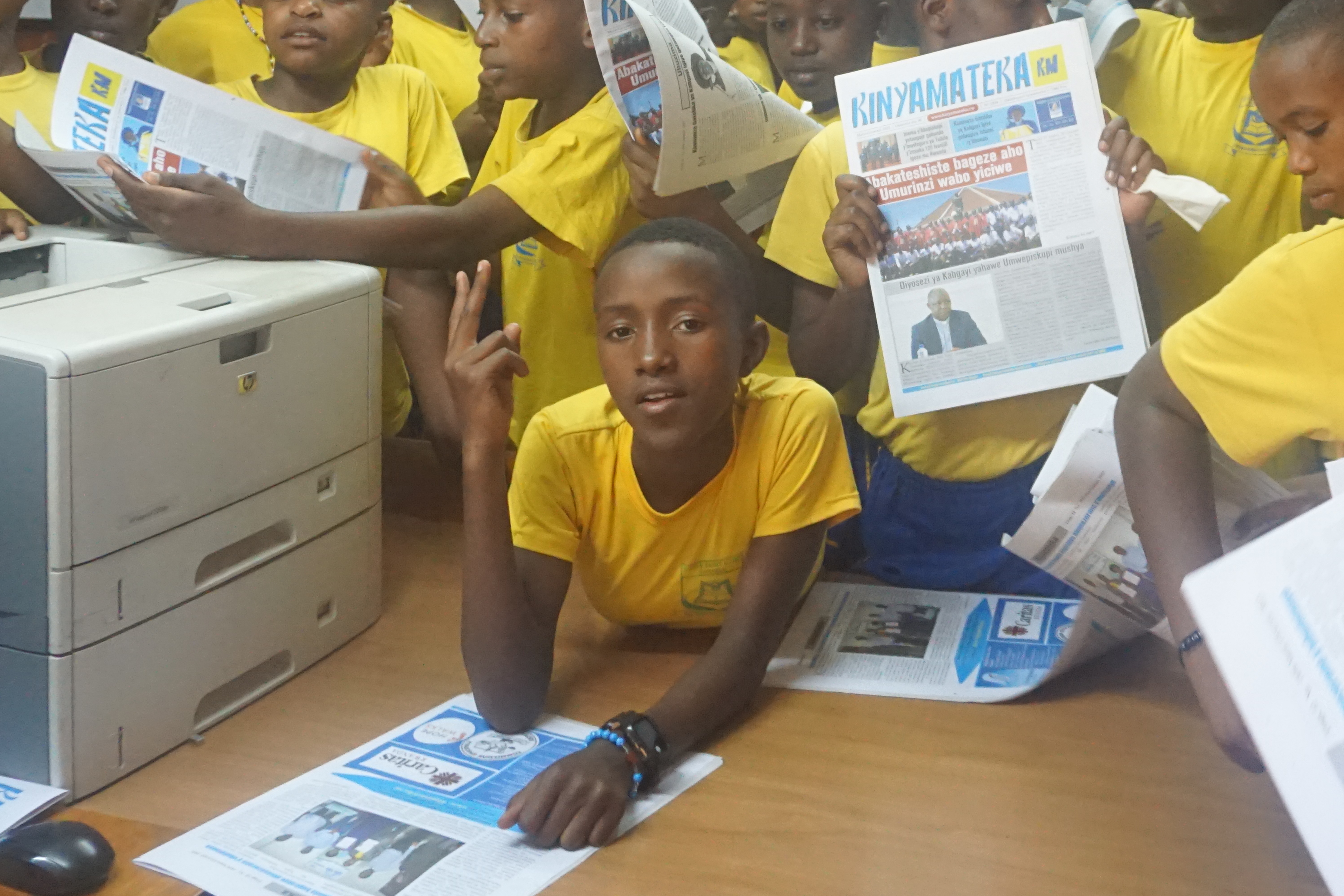 Abanyeshuri biga muri E.P.St Marc Ruhengeri bishimiye kugera ahandikirwa Hobe na Kinyamateka ibinyamakuru bya Kiliziya Gatolika mu Rwanda