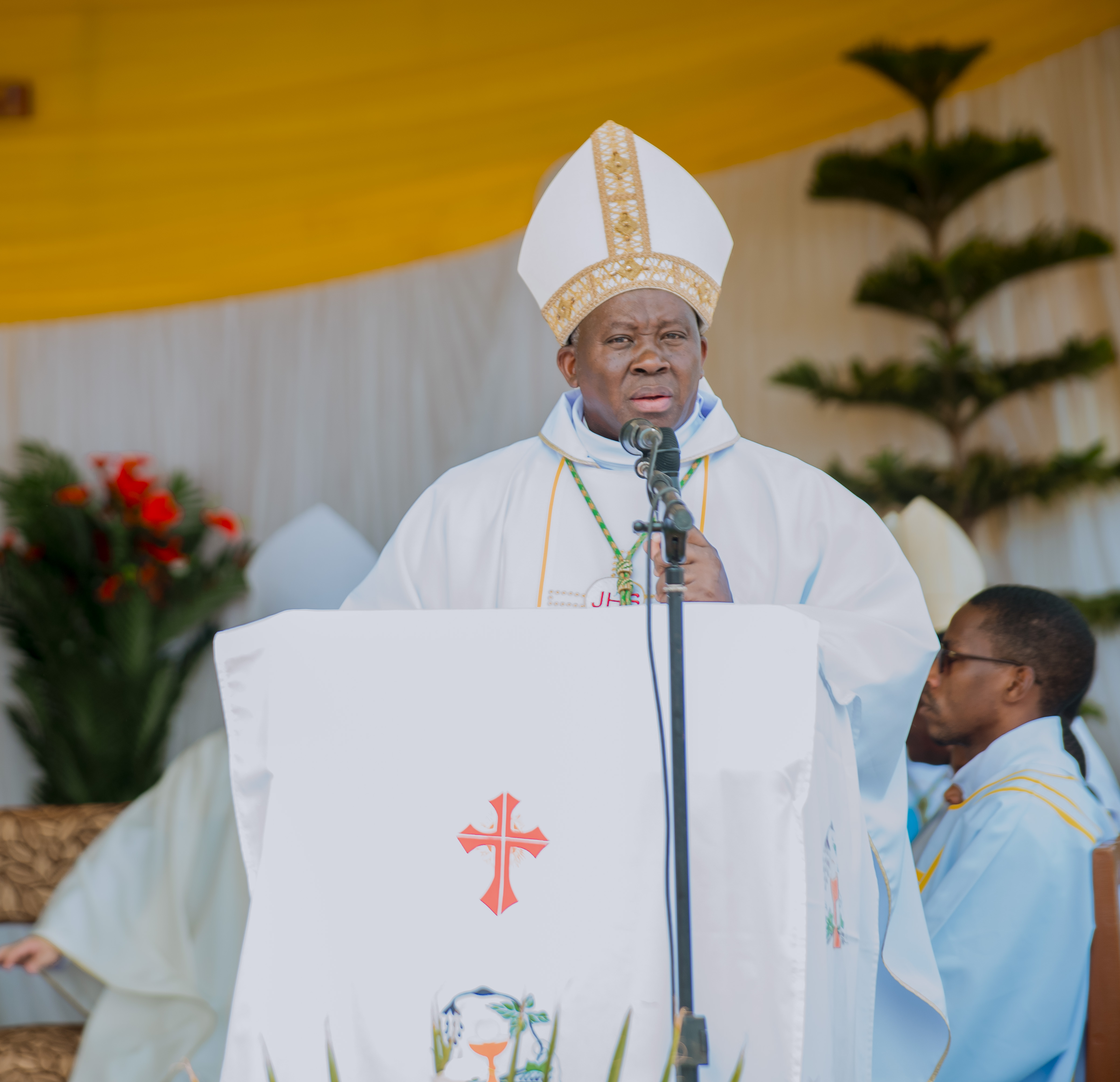 Musenyeri Papias: “Birababaje kubona umwana uri munsi y’imyaka 18 ari mu Igororero azira gufata ku ngufu”