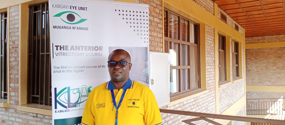 Dr Theophile TUYISABE umuyobozi wa Service y'ibitaro by'ikigererezo bivura amaso bya Kabgayi.