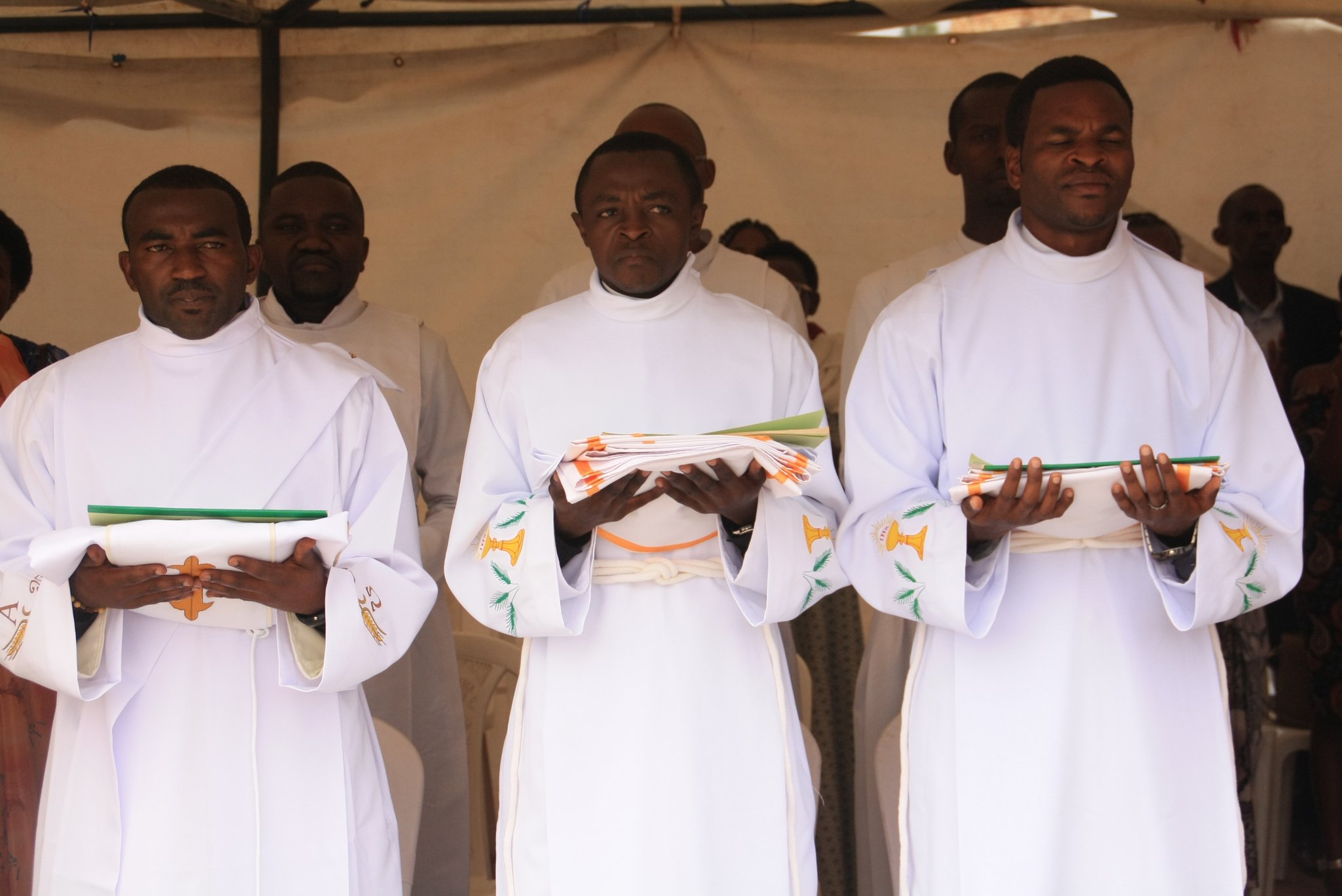 NDACYAYISENGA Boniface  na NKURIKIYIMANA Gratien bo muri paruwasi ya Nyabinyenga bahawe ubudiyakoni