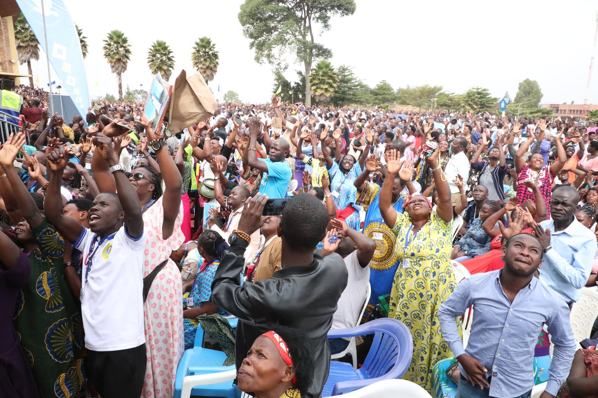 Myr Celestin yahaye umukoro abahimbarije Asomusiyo i  Kibeho