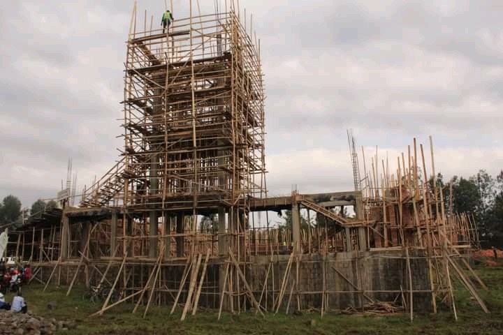 Umushinga wo kubaka izaba ari kiliziya ya paruwasi ya Musanze urarimbanyije, abakristu bakaba bakomeje kuwugiramo uruhare runini.