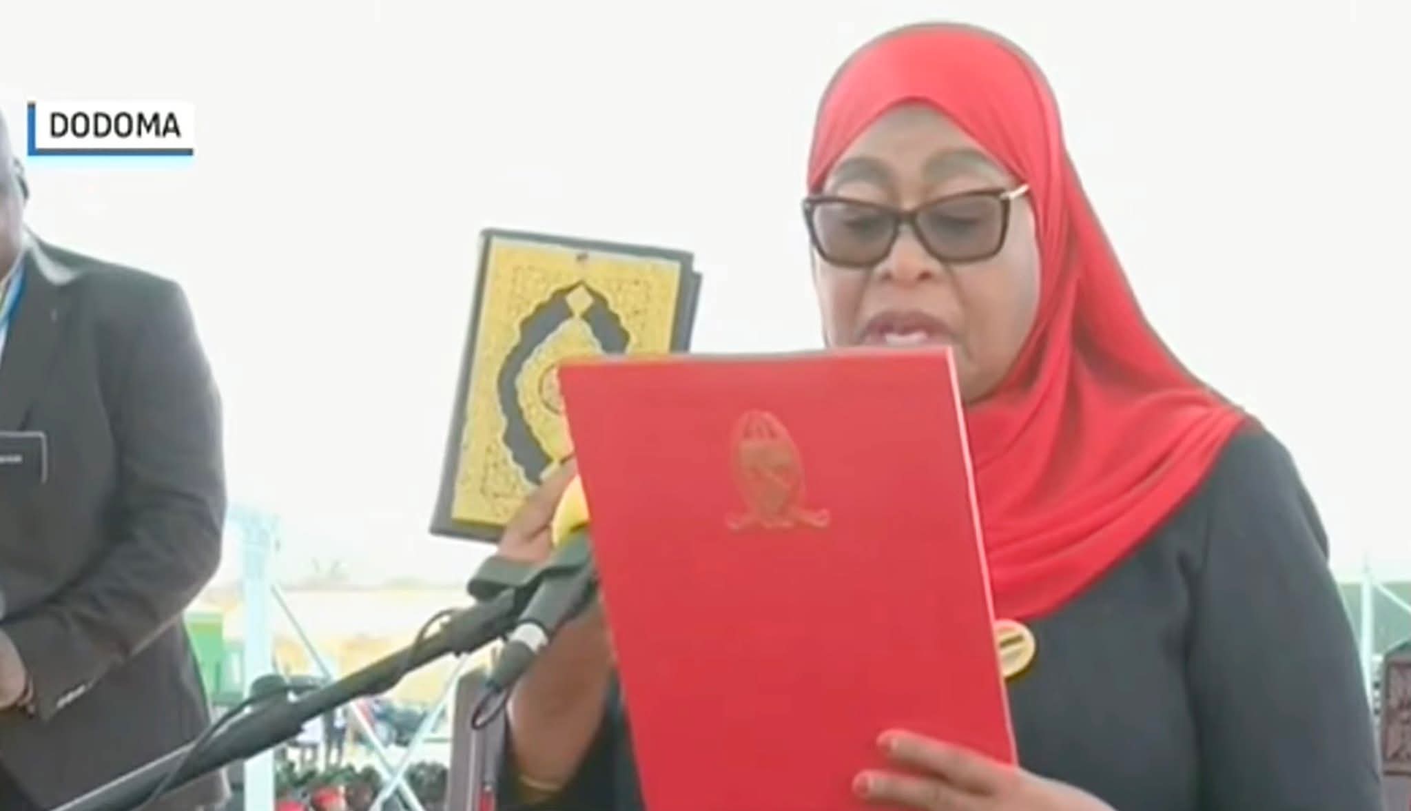 Perezida Samia Suluhu Hassan yarahiye, Papa Leo wa XIV yasabye  amahoro n’ubwiyunge muri Tanzaniya