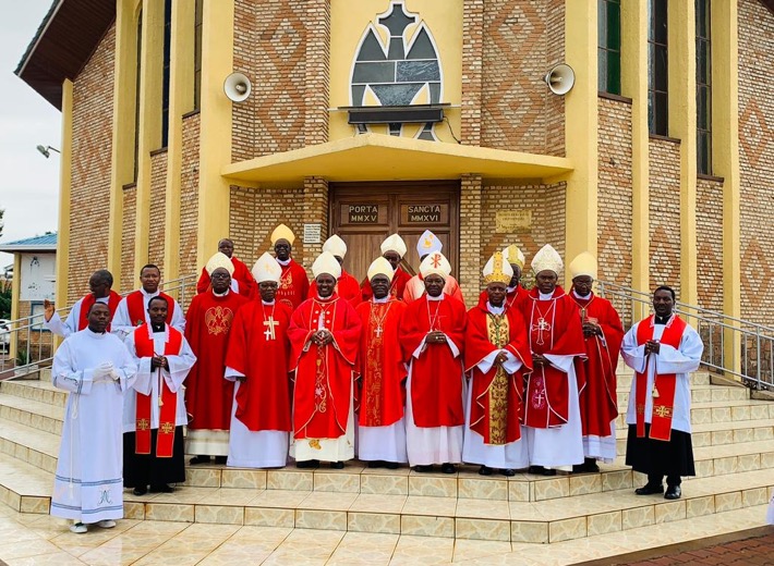 Abepiskopi Gatolika bo mu Rwanda no mu Burundi barasaba impande zihanganye mu mirwano yo mu burasirazuba bwa K ongo kuyoboka inzira y’ibiganiro