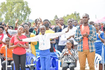 Karidinali Kambanda arasaba urubyiruko kwitandukanya n'ubusinzi n'ubusambanyi bakarangwa n'imigenzo myiza