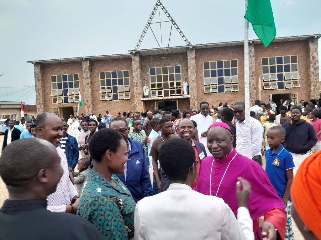 Abakristu ba Paruwasi ya Gihara bagejeje kuri Myr Balthazar icyifuzo cy’uko Santarali ya Sheli yagirwa Paruwasi