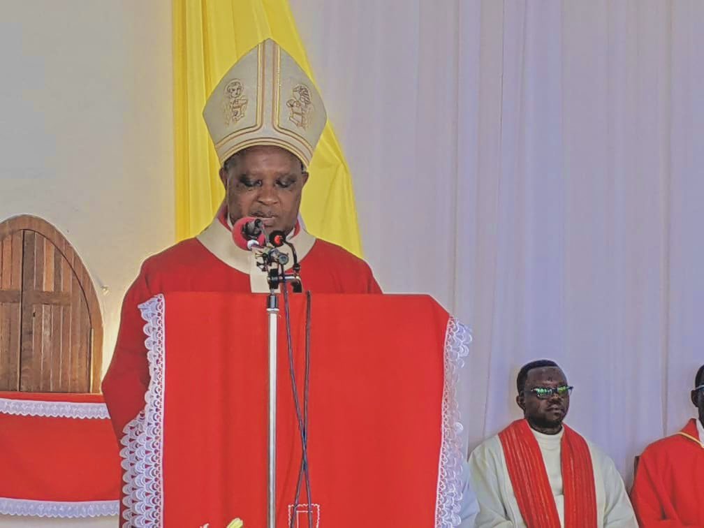 Kardinali Kambanda avuga ko bidakwiye gushyigikira umuco wambura abantu ubuzima urimo gufata imiti yicira abana mu nda n'ibindi (Ifoto: Pacis Tv)