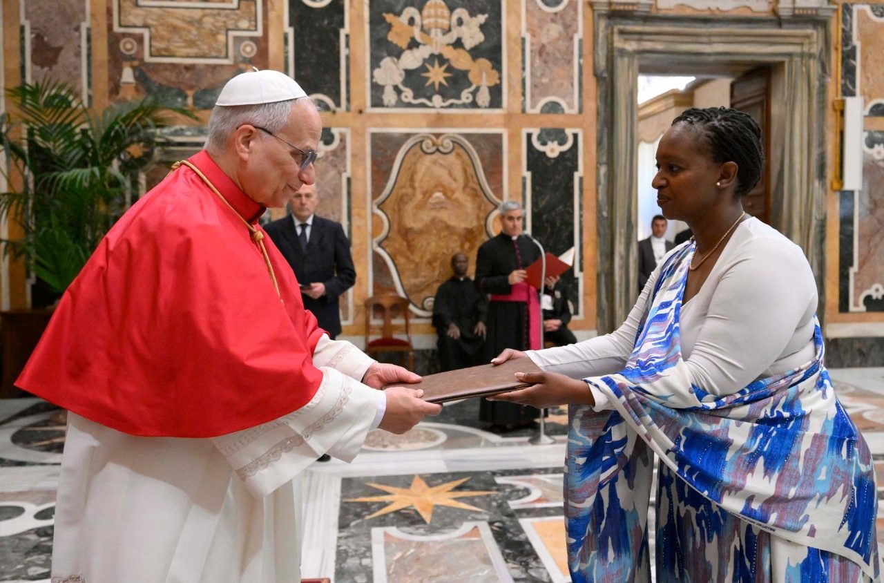 Papa Leo XIV yakiriye abadipolomate bashya 8 barimo Ambasaderi w’u Rwanda Urujeni Bakuramutsa bagiye guhagararira ibihugu byabo i Vatikani