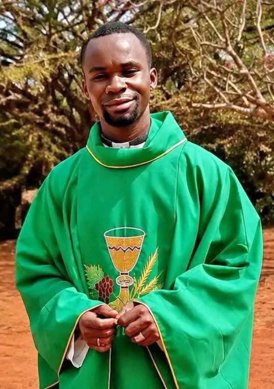 Centrafrique: Padiri wari umaze kubatiza abakristu 175 yishwe arashwe