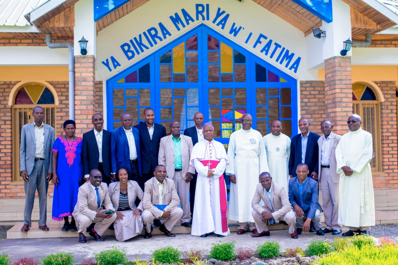 Myr Visenti Harolimana arasaba imiryango y'Agisiyo Gatolika kwagura amarembo ikakira Bose