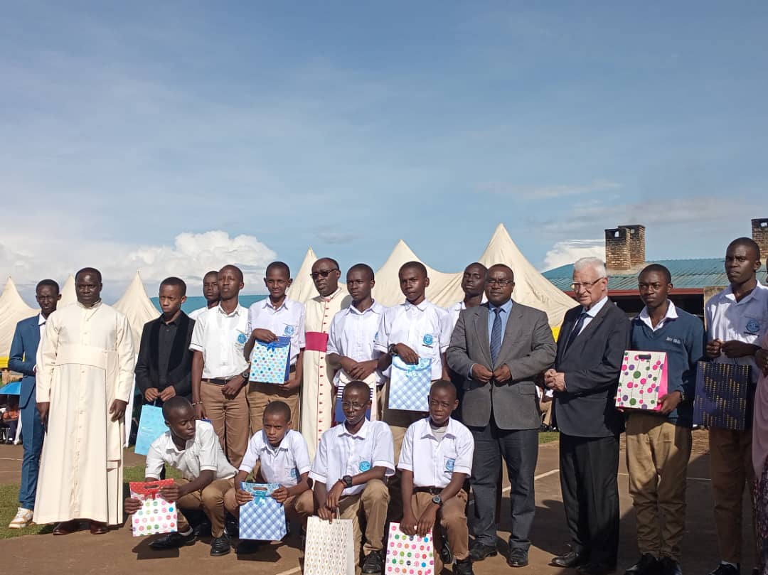 Petit Seminaire Virgo Fidelis yahimbaje isabukuru y'imyaka 60 imaze ibayeho