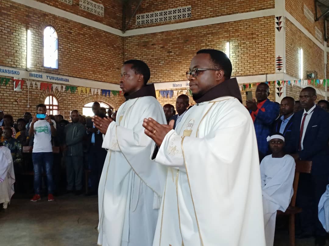 Paruwasi ya Mbazi ya Diyosezi ya Butare yungutse  abapadiri babiri b'Abafaransisikani