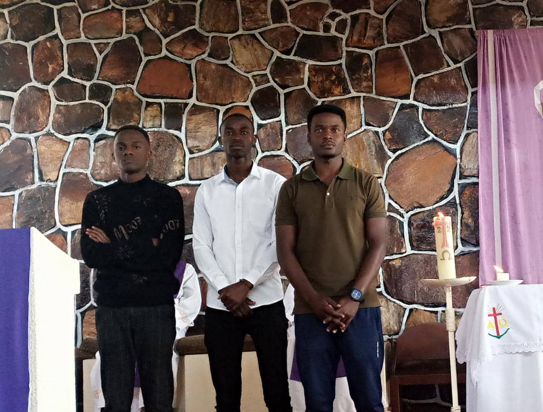 Abanyeshuri bahagarariye abandi mu bitwaye neza mu bizamini bya Leta bagahesha Seminari ya Karubanda ishema