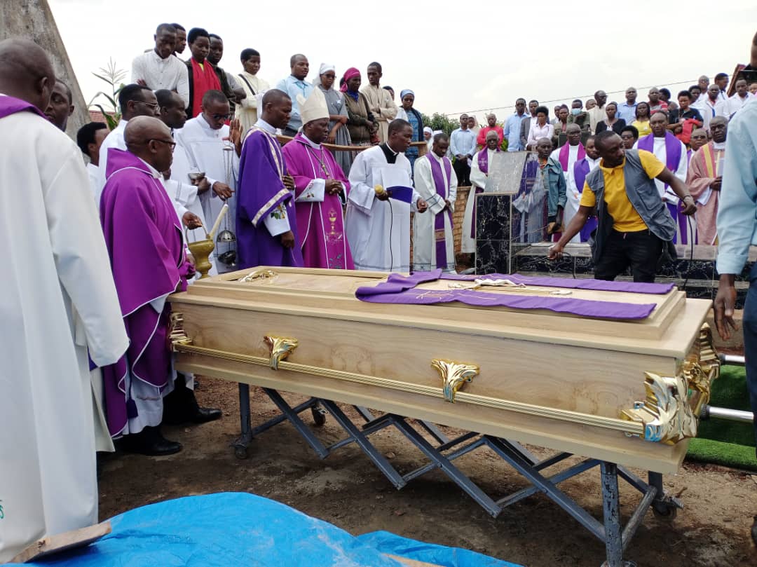 Padiri Francis Ndawula yashyinguwe mu irimbi ry'abapadiri ba Diyosezi ya Butare