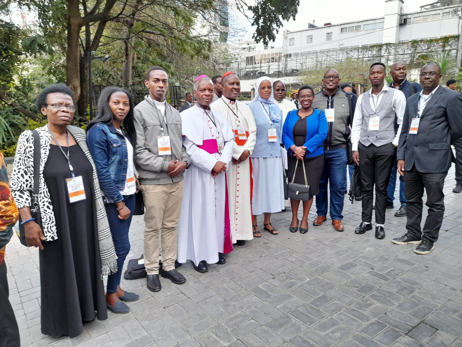 Abahagarariye u Rwanda mu Ihuriro rya Sinodi ku mugabane w'Afurika bari kumwe na Dr Monique Nsanzabaganwa, Umuyobozi wungirije w'Afurika Yunze Ubumwe.