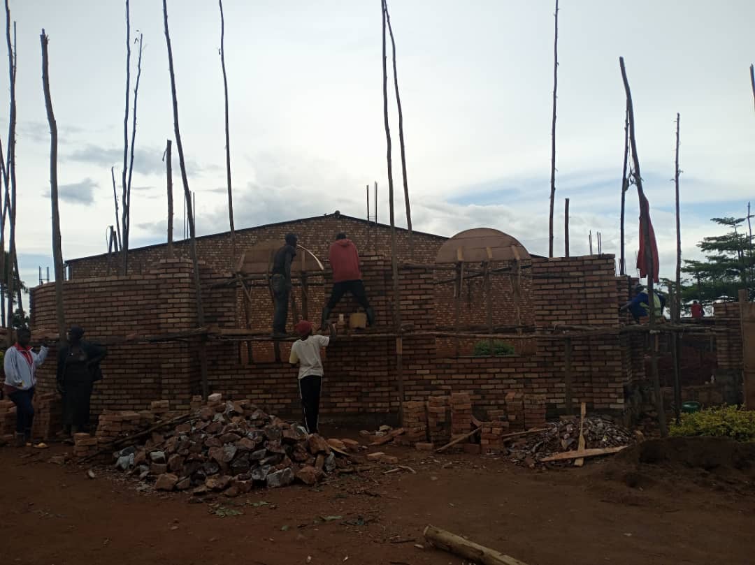 Paruwasi ya Higiro irasaba abakristu bayo n'inshuti kuyishyigikira mu gikorwa cyo kuvugurura kiliziya yayo