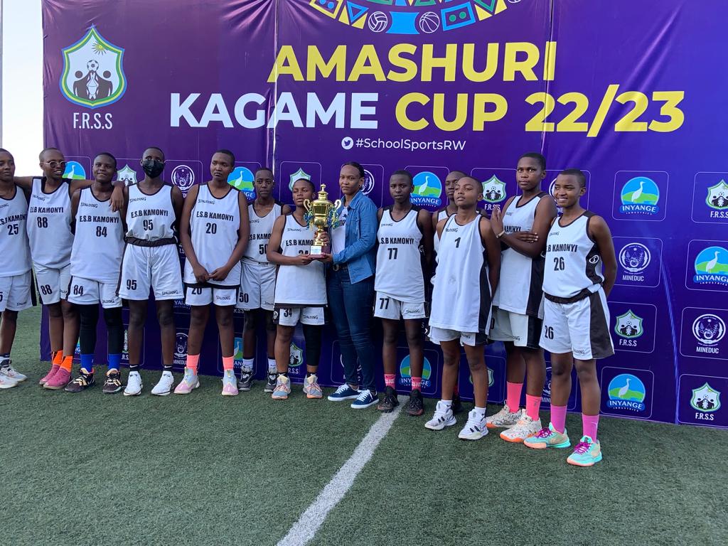 Ikipe ya Baskeball y'abakobwa bakina ari 5 yegukanye igikombe
