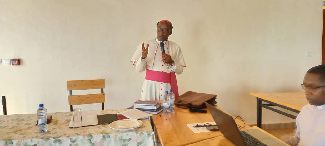 Myr Edouard Sinayobye asobanura Ibaruwa ku muryango