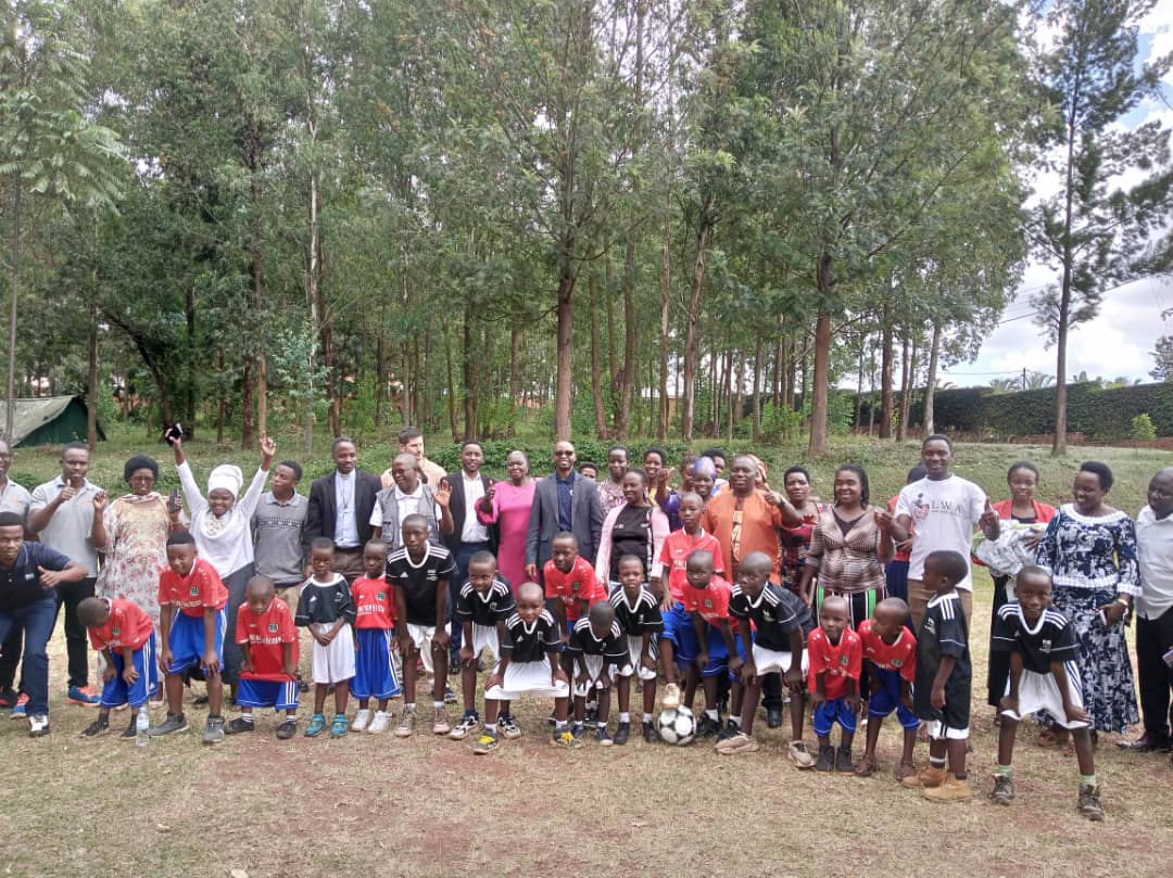 Bagaragarije Ababyeyi ko Hope Walks Rwanda yabasubije amahirwe yo gutera Umupira bari baravukijwe na Clubfoot