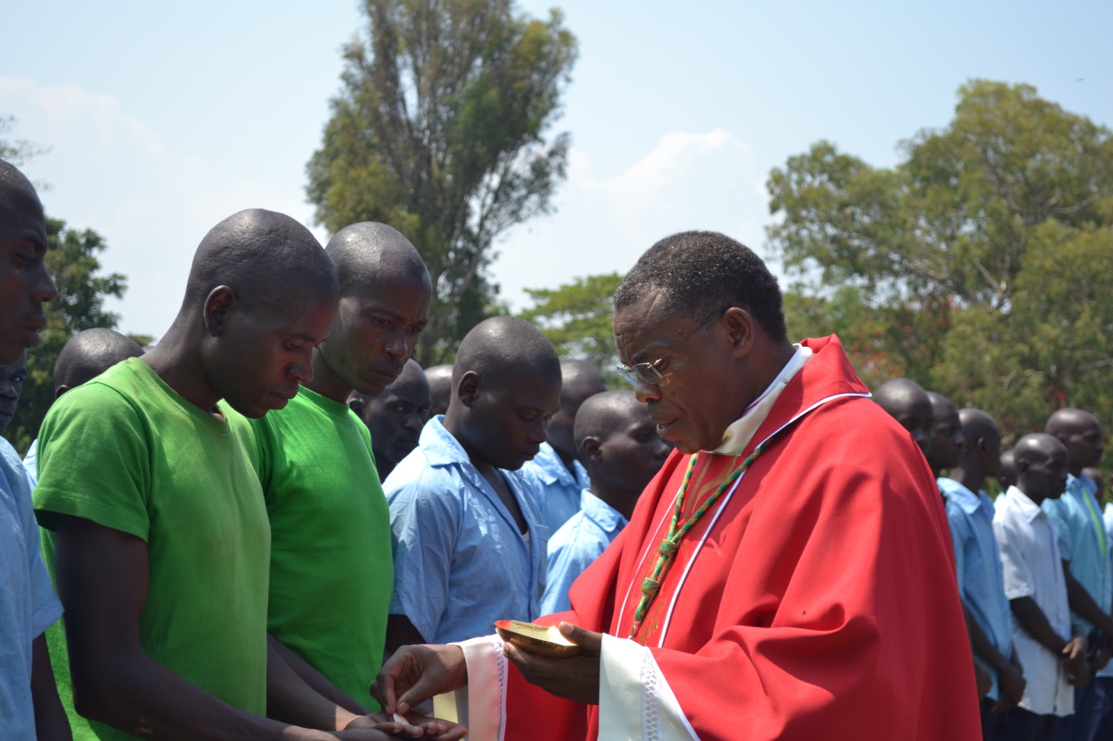 6 bahawe Ukarisitiya ya mbere ngo Yezu abahe ubuzima bushya buzira ingest mbi