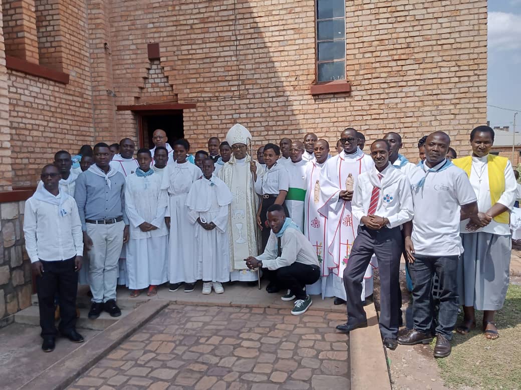 Inkoramutima z’Ukaristiya zizihije Yubile y’imyaka 25 uyu muryango umaze uvuguruwe