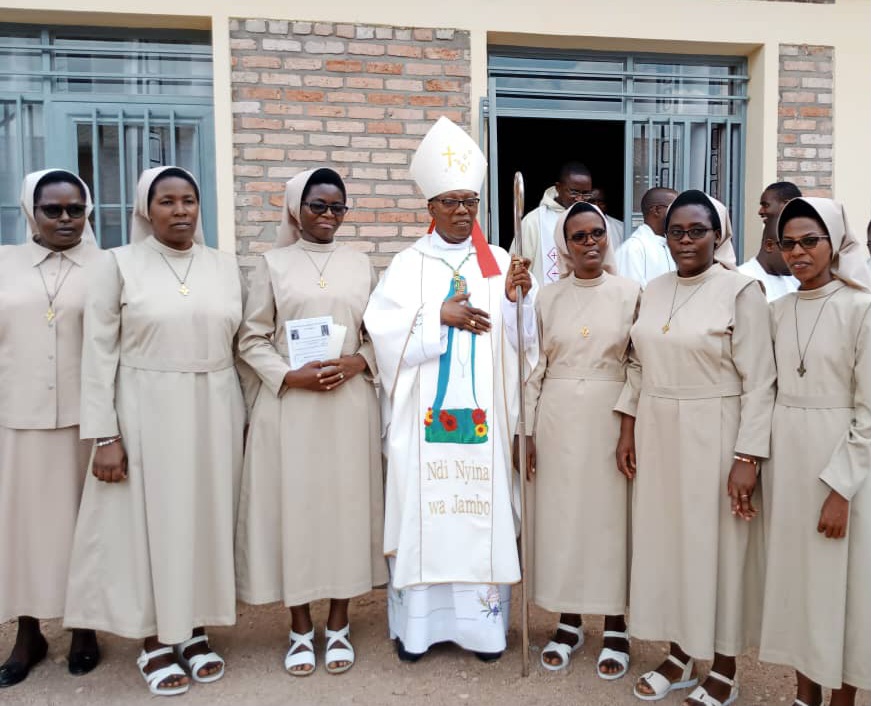 Umubikira na Bikira Mariya basangiye isano n'ibanga