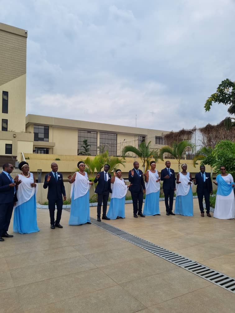 Amwe mu mashusho ya Korali Marie Reine agaragara mu ndirimbo