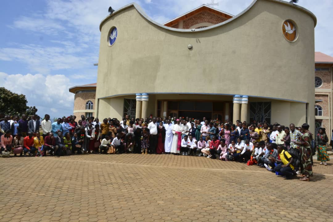 Abagera kuri 300 ni bo bitabiriye uru rugendo