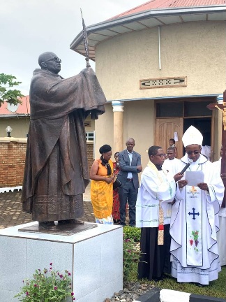 Ishusho yibutsa ubutumwa padiri Ubald yakoze yaramuritswe ku mugaragaro