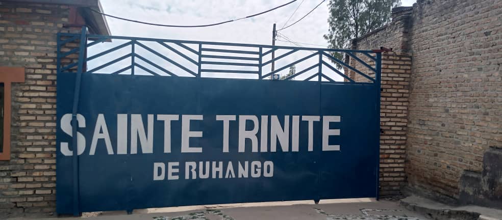 Umunsi mukuru w'Ubutatu Butagatifu usigiye Amashuri yeguriwe Ubutatu Butagatifu yo mu Ruhango inyubako nshya