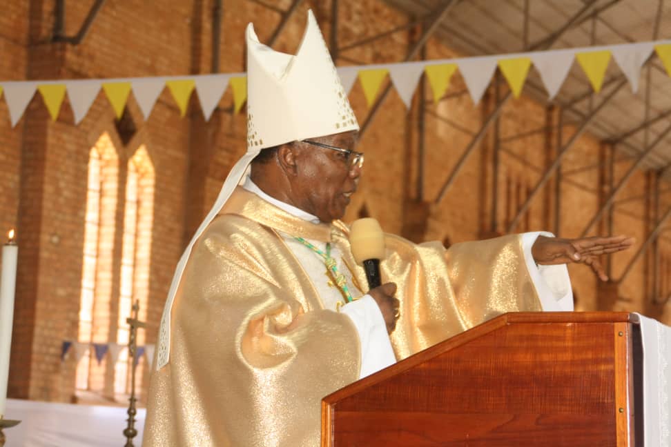 "Abakateshiste ntibigisha amayobera y'Imana gusa, bigisha no kuyahuza n'ubuzima", Myr Rukamba
