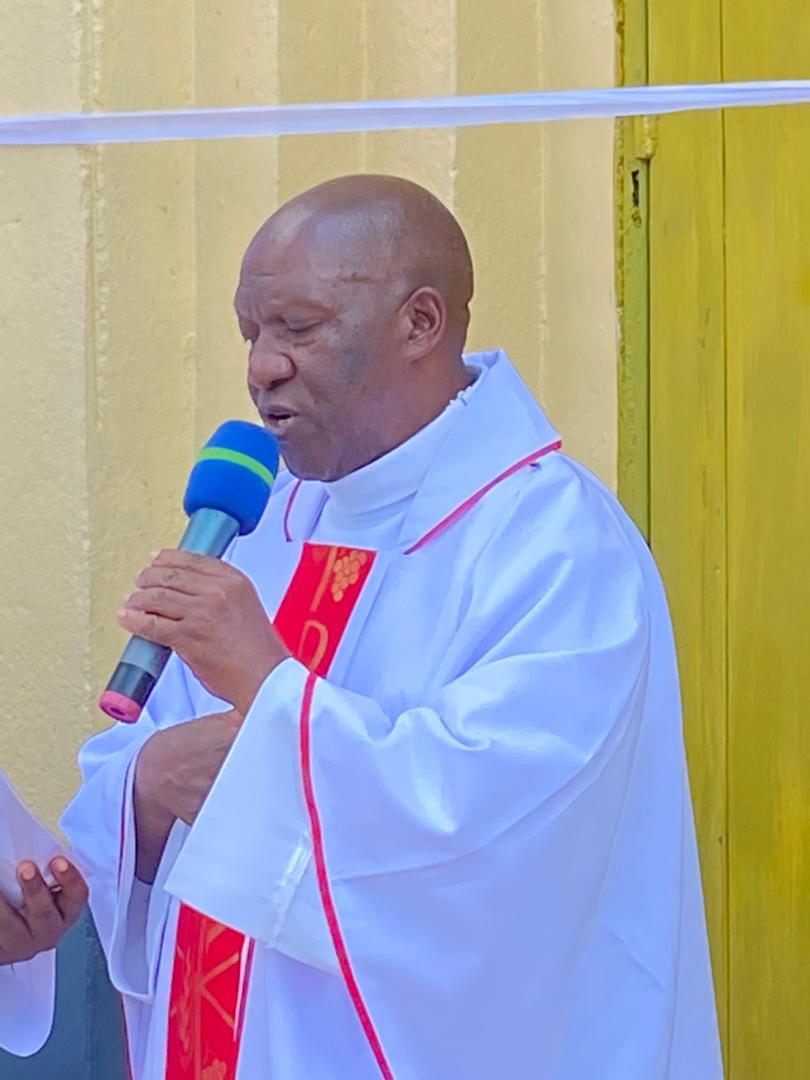 Padiri Salas Ngerero ni we wahagarariye umwepiskopi muri iki gikorwa