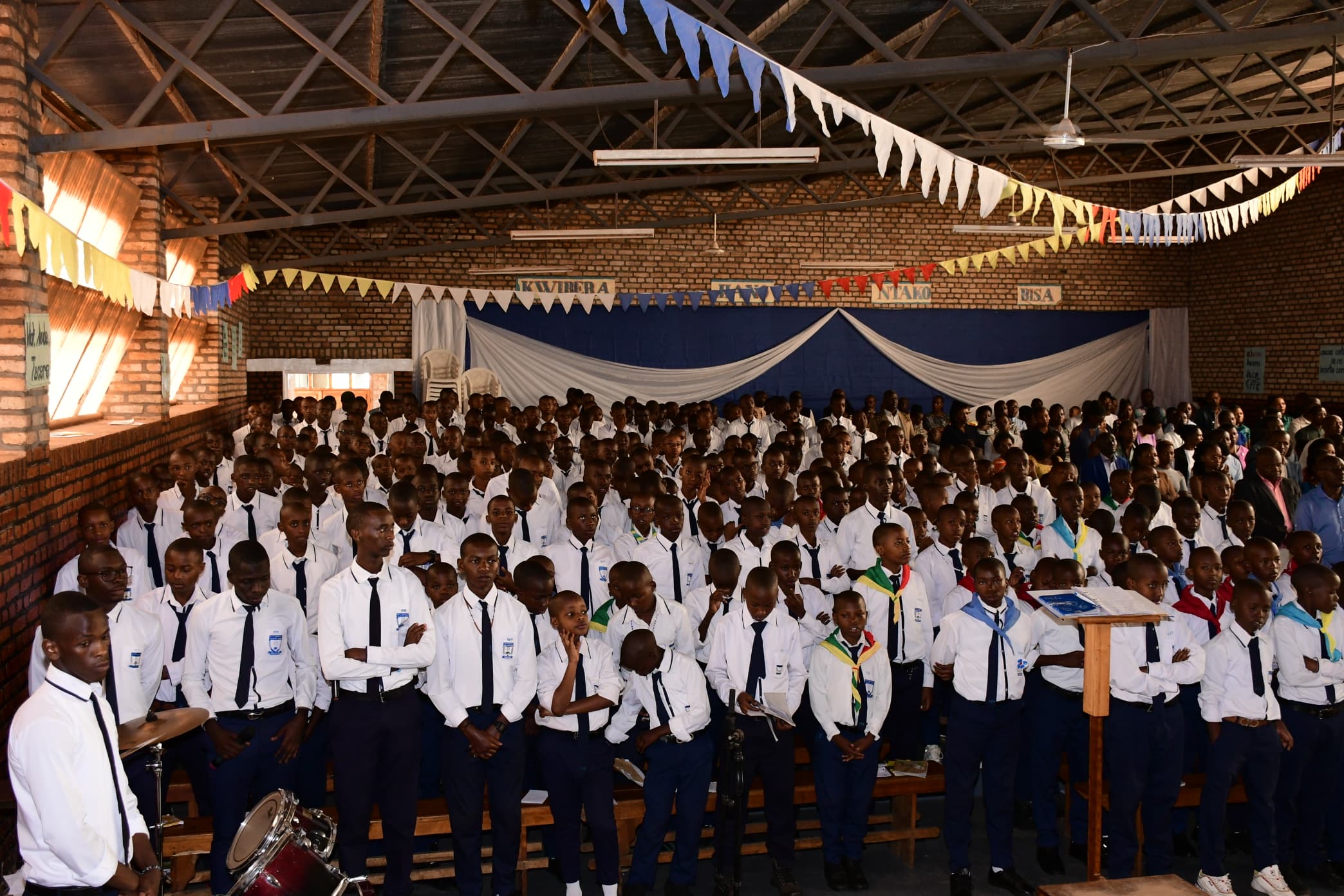 Seminari Nto ya Zaza irashimira Imana kuri uyu munsi wa Mutagatifu Kizito yaragijwe