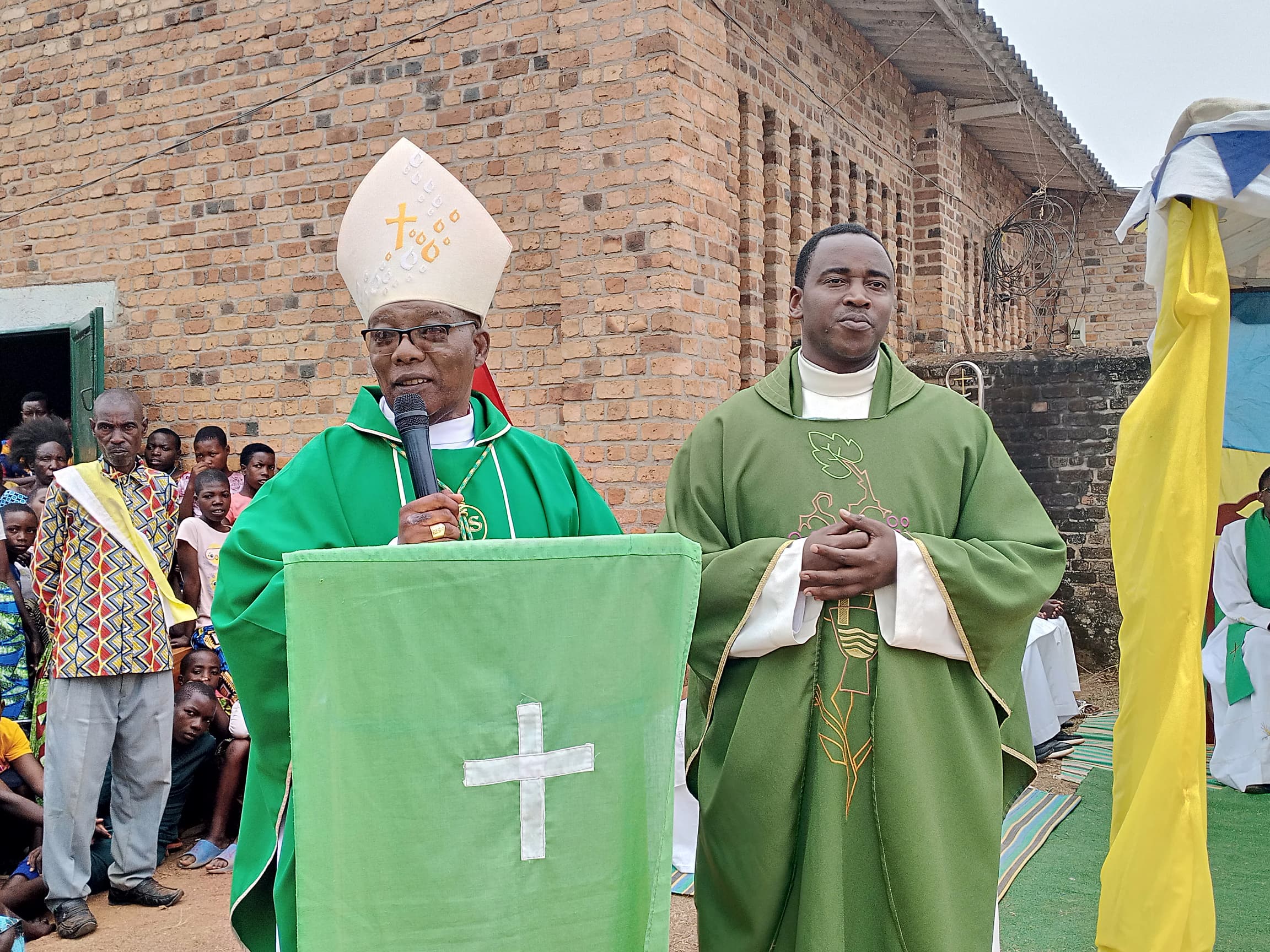 BUTARE : PADIRI ERIC KAYISHEMA YARAGIJWE QUASI PARUWASI YA MUSHA