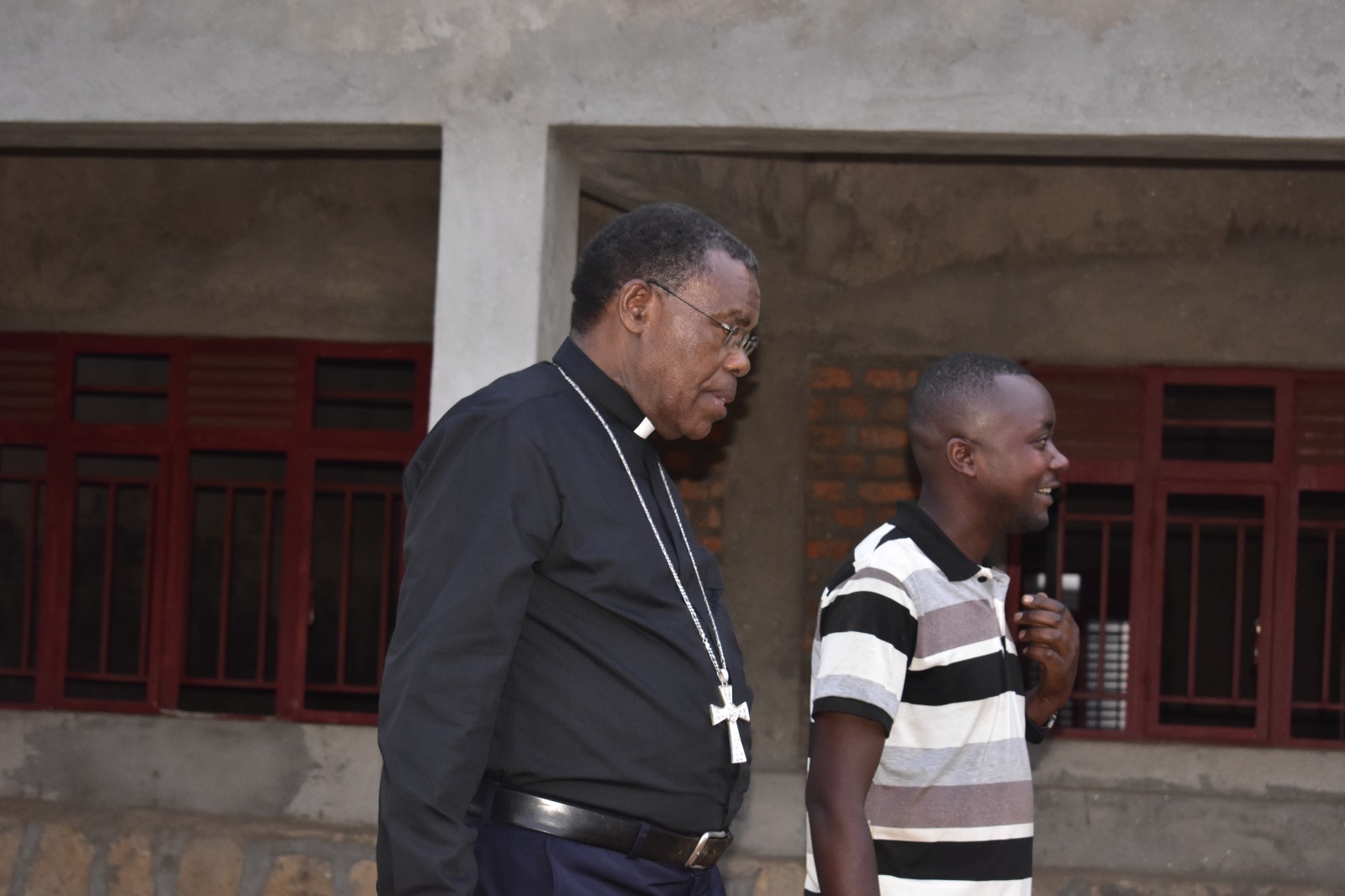 Myr Anaclet yeretswe inyubako nshya zirimo kubakwa