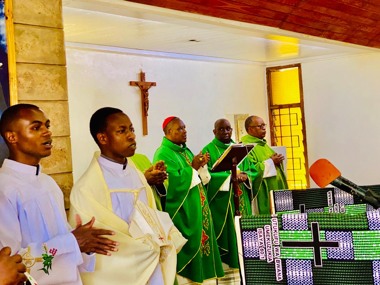 "Ntawe ukwiye kwigira ntibindeba, igihe mugenzi we ababaye", Karidinali Kambanda