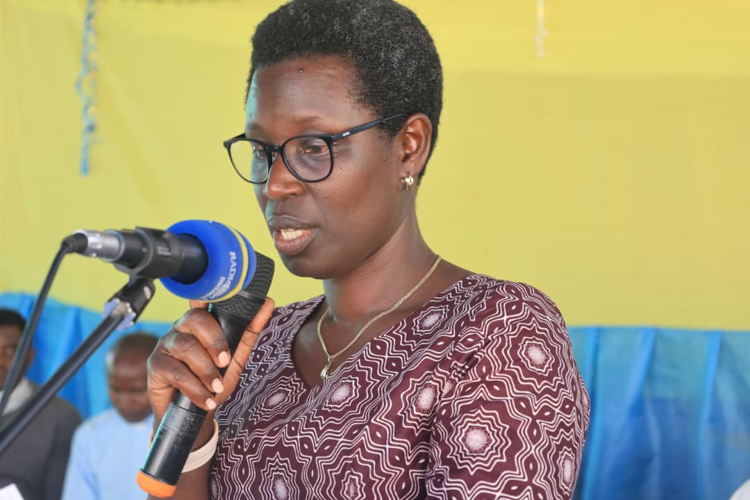 Mayor wa Muhanga yakebuye ababyeyi bateshutse ku nshingano zo kurera