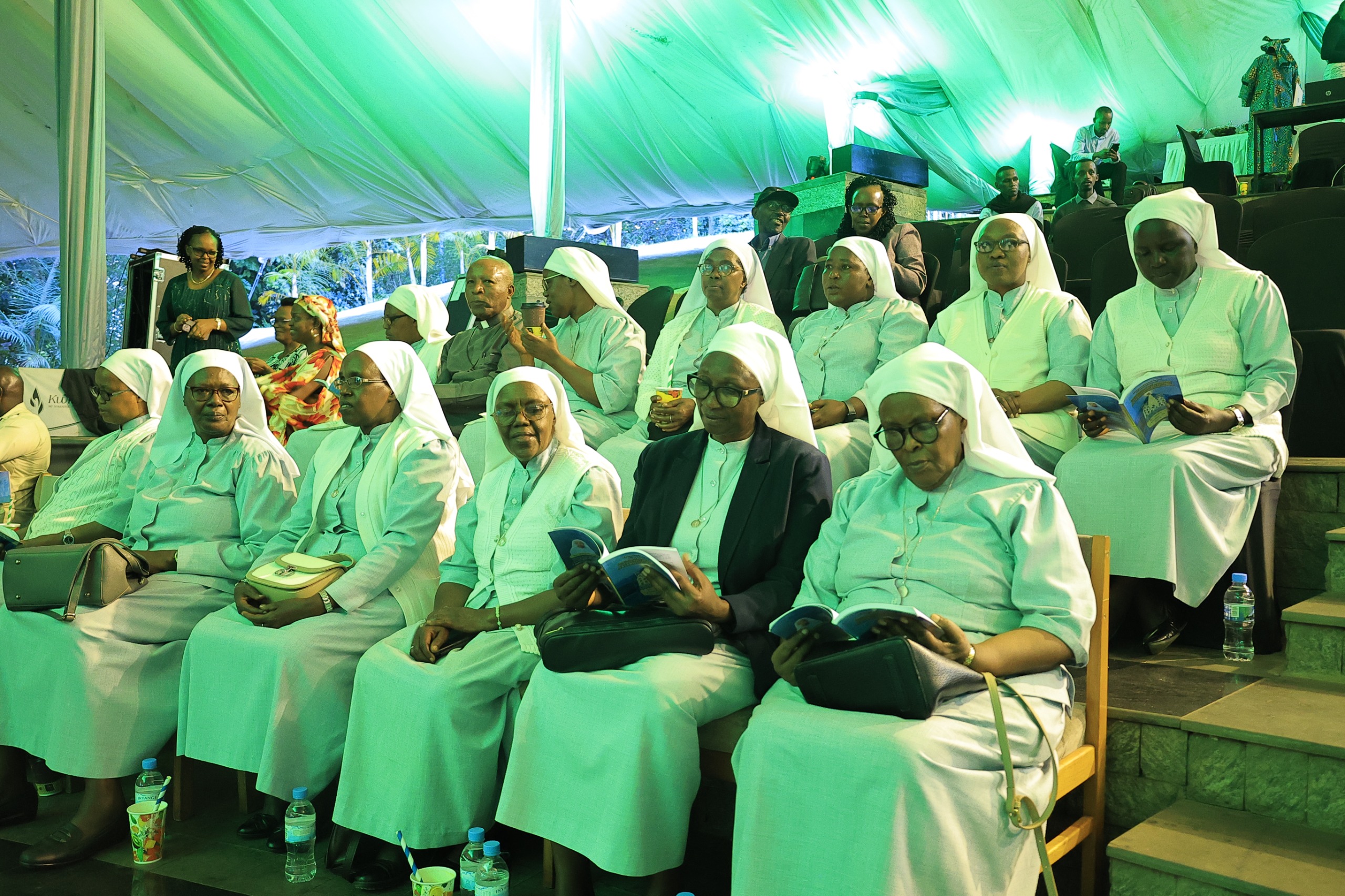 MINUBUMWE yijeje ko hari  Abenebikira  bashobora kugirwa Abarinzi b’Igihango
